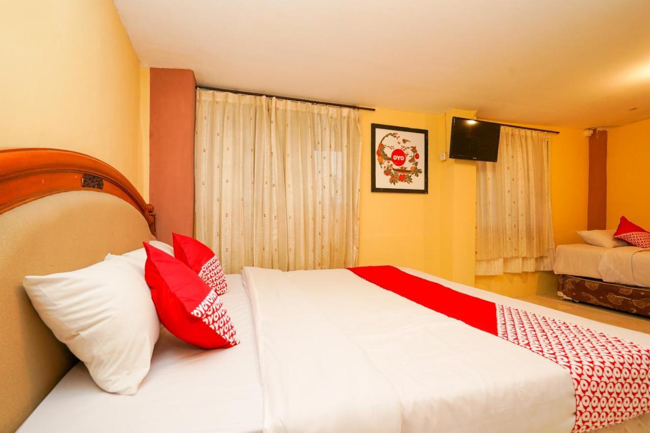 โอโย 710 นาโอมี เฮอริเทจ Hotel สุราบายา ภายนอก รูปภาพ