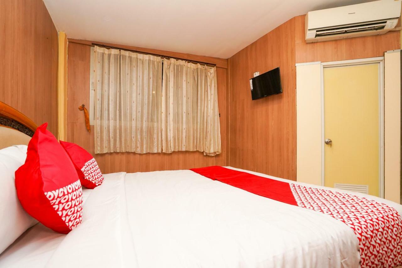 โอโย 710 นาโอมี เฮอริเทจ Hotel สุราบายา ภายนอก รูปภาพ